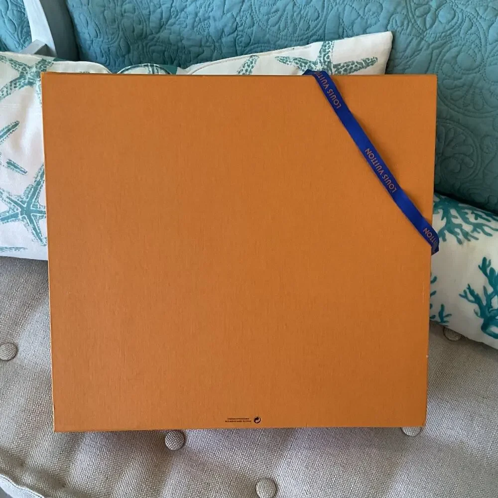Authentic Louis Vuitton Magnetic Empty Box w bows 3.5x14x14